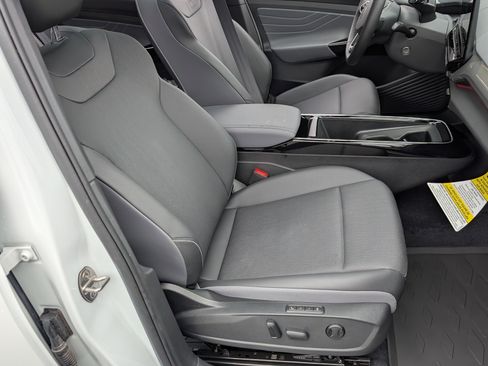 Used 2023 Volkswagen ID.4 Pro S image 21