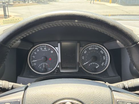 Used 2019 Toyota Tacoma SR5 RWD image 10