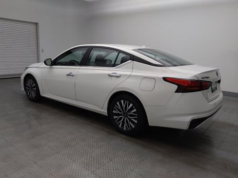 Used 2025 Nissan Altima 2.5 SV FWD image 3
