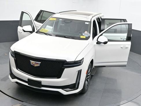 Used 2024 Cadillac Escalade Sport Platinum w/ LPO, Floor Liner Package AWD/4WD image 66