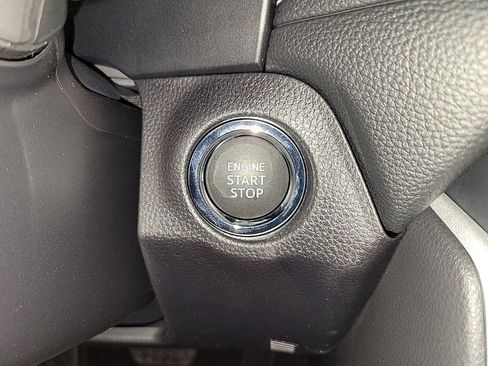 Used 2025 Toyota RAV4 Limited image 28