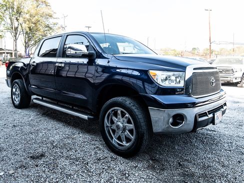 Used 2011 Toyota Tundra 2WD CrewMax w/ Tow Pkg image 16