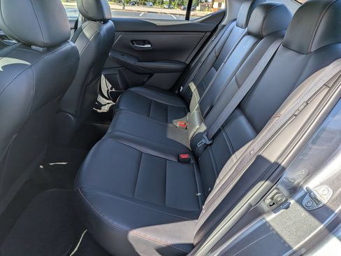 Used 2025 Nissan Sentra SR w/ SR Premium Package FWD image 30