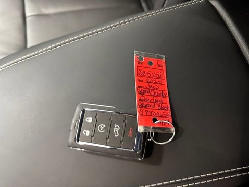 Used 2025 Jeep Grand Cherokee Overland w/ Trailer Tow Package image 29