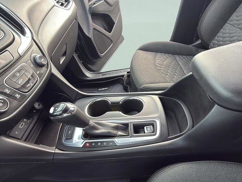 Used 2020 Chevrolet Equinox LT AWD/4WD image 19