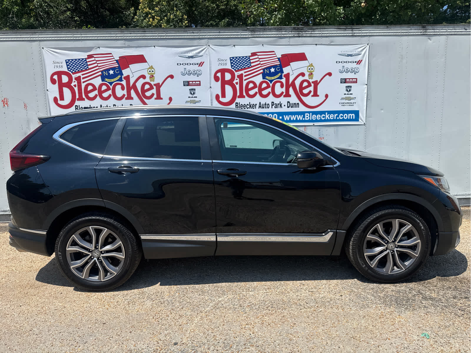 Used 2020 Honda CR-V Touring image 2
