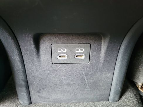 Used 2024 Toyota Prius LE FWD image 13