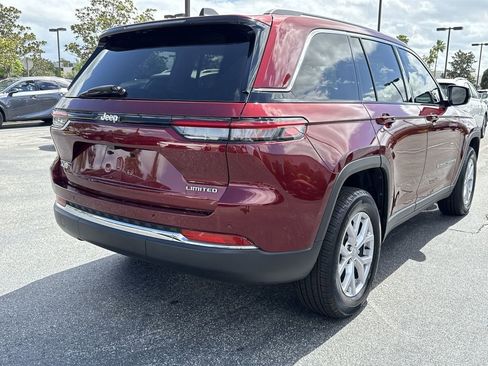 Used 2022 Jeep Grand Cherokee Limited AWD/4WD image 11