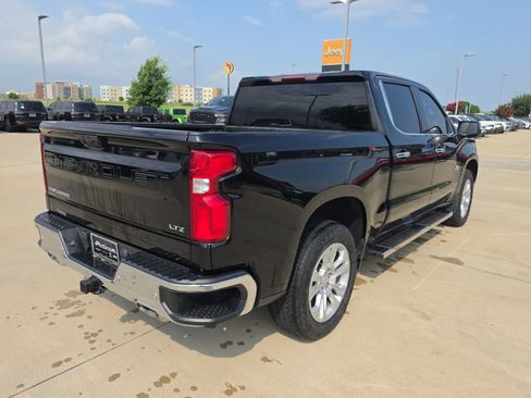 Used 2023 Chevrolet Silverado 1500 LTZ w/ Z71 Off-Road Package AWD/4WD image 5