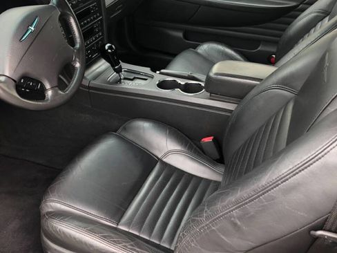 Used 2002 Ford Thunderbird Deluxe image 9