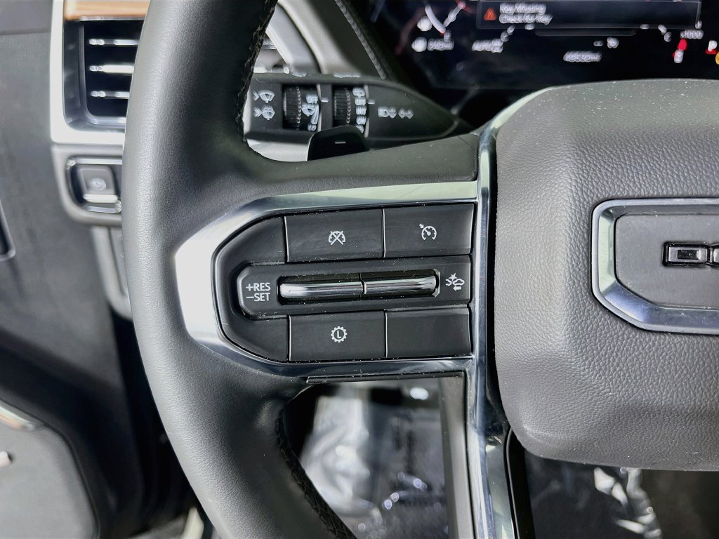Used 2025 GMC Yukon Denali AWD/4WD image 14