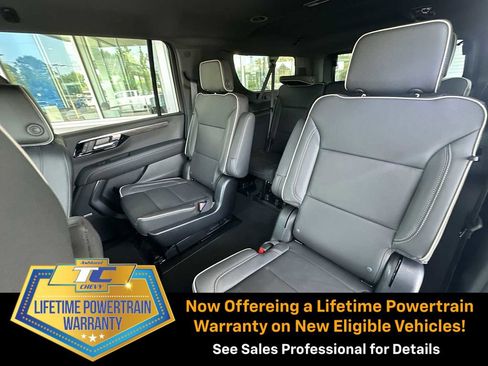 New 2025 Chevrolet Suburban Premier image 25