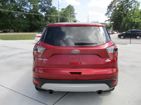 Used 2017 Ford Escape SE FWD image 10