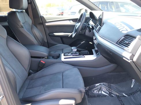 Certified 2025 Audi Q5 e Premium Plus w/ Premium Plus Package AWD/4WD image 18