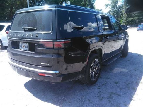 Used 2024 Jeep Wagoneer L Series II RWD image 3