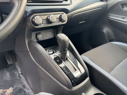 Used 2025 Nissan Versa SV FWD image 39