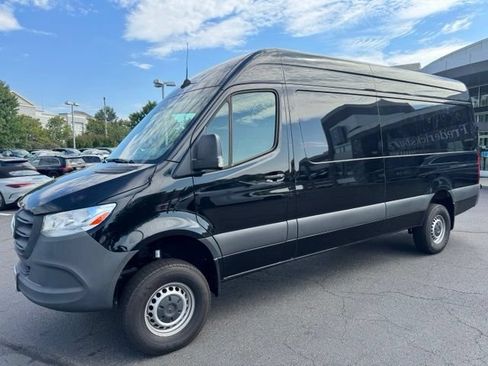 Used 2023 Mercedes-Benz Sprinter 2500 w/ Acoustic Package image 21