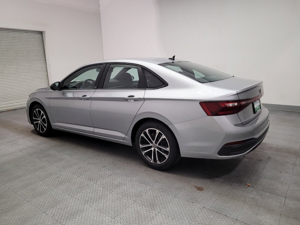 Used 2025 Volkswagen Jetta Sport FWD image 3