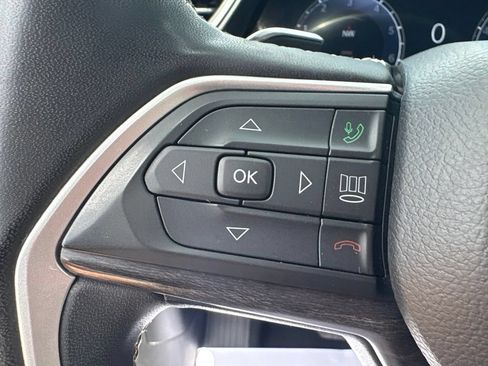 Used 2023 Jeep Grand Cherokee L Limited AWD/4WD image 19