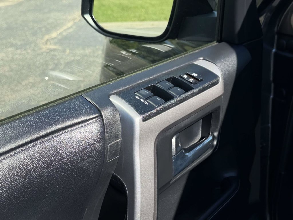 Certified 2019 Toyota 4Runner SR5 Premium AWD/4WD image 18