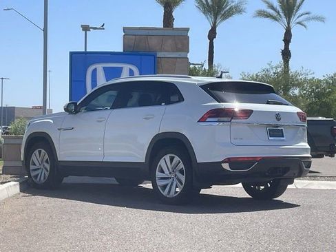 Used 2021 Volkswagen Atlas Cross Sport SE FWD image 5