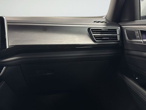 New 2026 Volkswagen Atlas Cross Sport SE AWD/4WD image 32