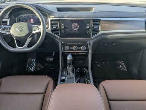 Certified 2023 Volkswagen Atlas SE w/ Panoramic Sunroof Package FWD image 15