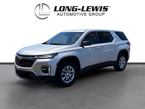 Used 2022 Chevrolet Traverse LS FWD image 1