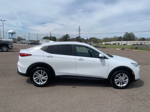 Used 2025 Buick Envista Preferred image 8