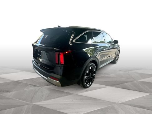 Used 2024 Kia Sorento EX w/ Panoramic Sunroof Package FWD image 8