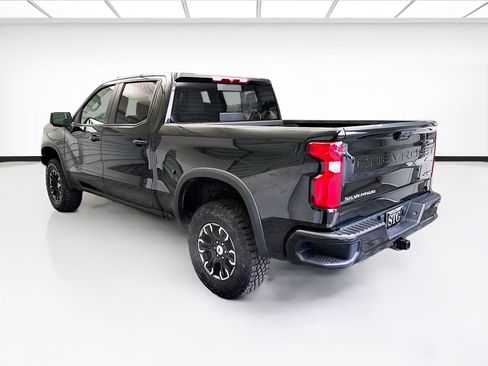 Used 2023 Chevrolet Silverado 1500 ZR2 image 4