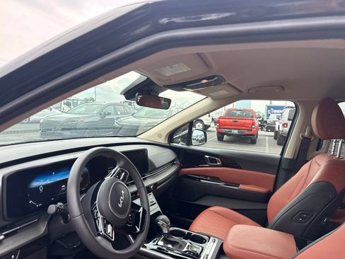 Used 2024 Kia Carnival SX FWD image 11