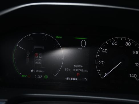 Used 2025 Honda CR-V Sport Touring image 24