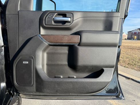 Used 2021 GMC Sierra 2500 Denali w/ Denali Black Diamond Edition image 23