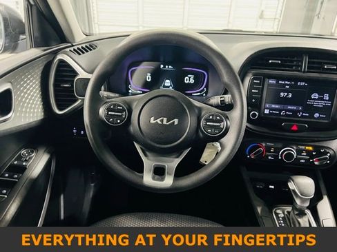 Used 2023 Kia Soul LX w/ LX Technology Package image 5