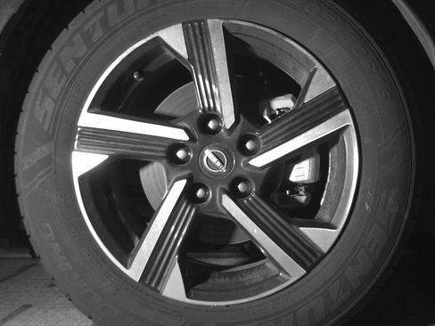 Used 2025 Nissan Sentra SV FWD image 13