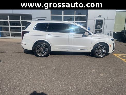 Used 2021 Cadillac XT6 Premium Luxury image 8