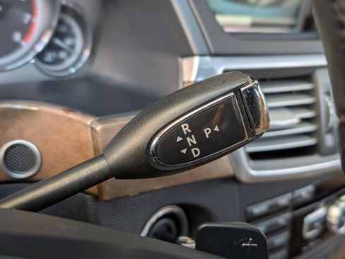 Used 2013 Mercedes-Benz E 350 Sedan image 35