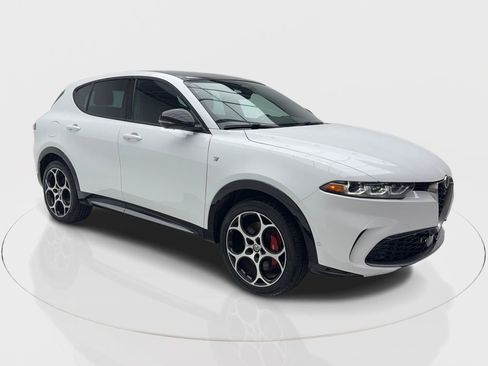 Used 2024 Alfa Romeo Tonale Ti w/ Active Assist Package AWD/4WD image 2