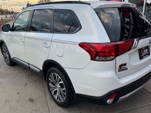 Used 2016 Mitsubishi Outlander SEL image 12