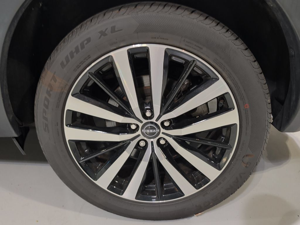 Used 2023 Nissan Pathfinder Platinum AWD/4WD image 7
