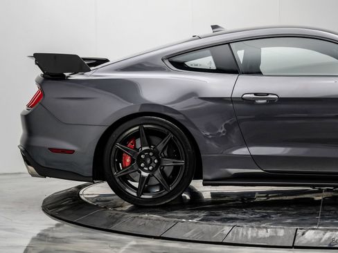 Used 2021 Ford Mustang Shelby GT500 w/ Carbon Fiber Track Pack RWD image 22
