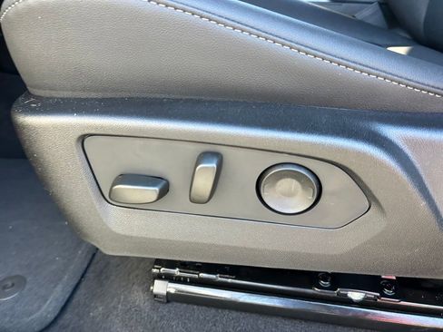 New 2026 GMC Canyon Elevation w/ Convenience Package image 47