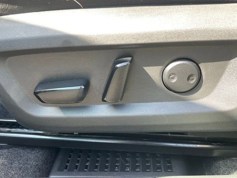 Used 2023 Nissan Rogue SL image 26