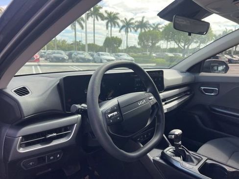 Used 2025 Kia K4 LX image 26