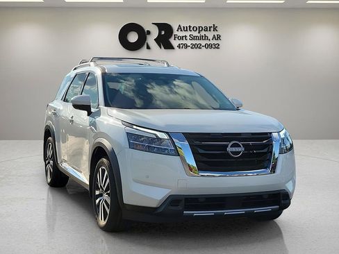 Used 2024 Nissan Pathfinder Platinum w/ Cargo Package FWD image 1