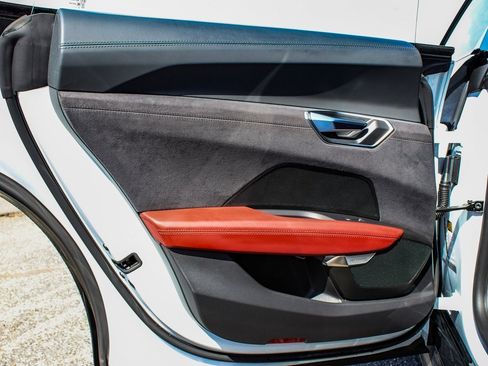 Used 2024 Audi e-tron GT Premium Plus image 11