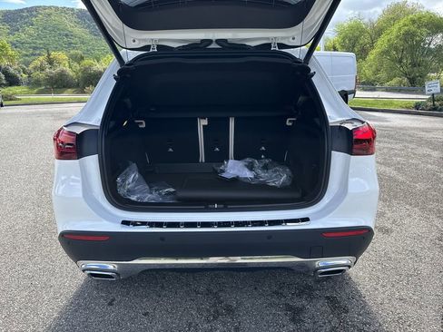 New 2025 Mercedes-Benz GLA 250 4MATIC image 11