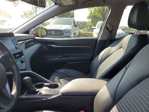 Used 2024 Toyota Camry SE FWD image 17