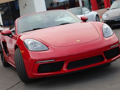 Used 2017 Porsche 718 Boxster S RWD image 2
